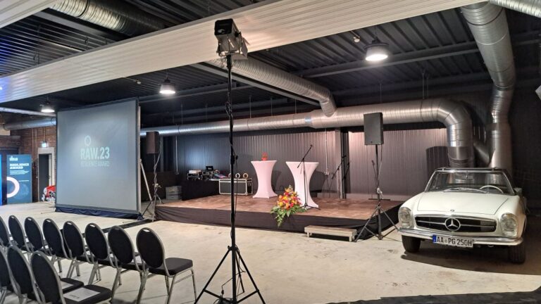 Bühne, Podest und Beleuchtung bei Award Verleihung